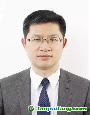 葛興安，深圳排放權交易所總裁、深圳經(jīng)濟特區(qū)金融學會綠色金融專業(yè)委員會秘書長、聯(lián)合國開發(fā)計劃署可持續(xù)發(fā)展金融顧問委員會委員